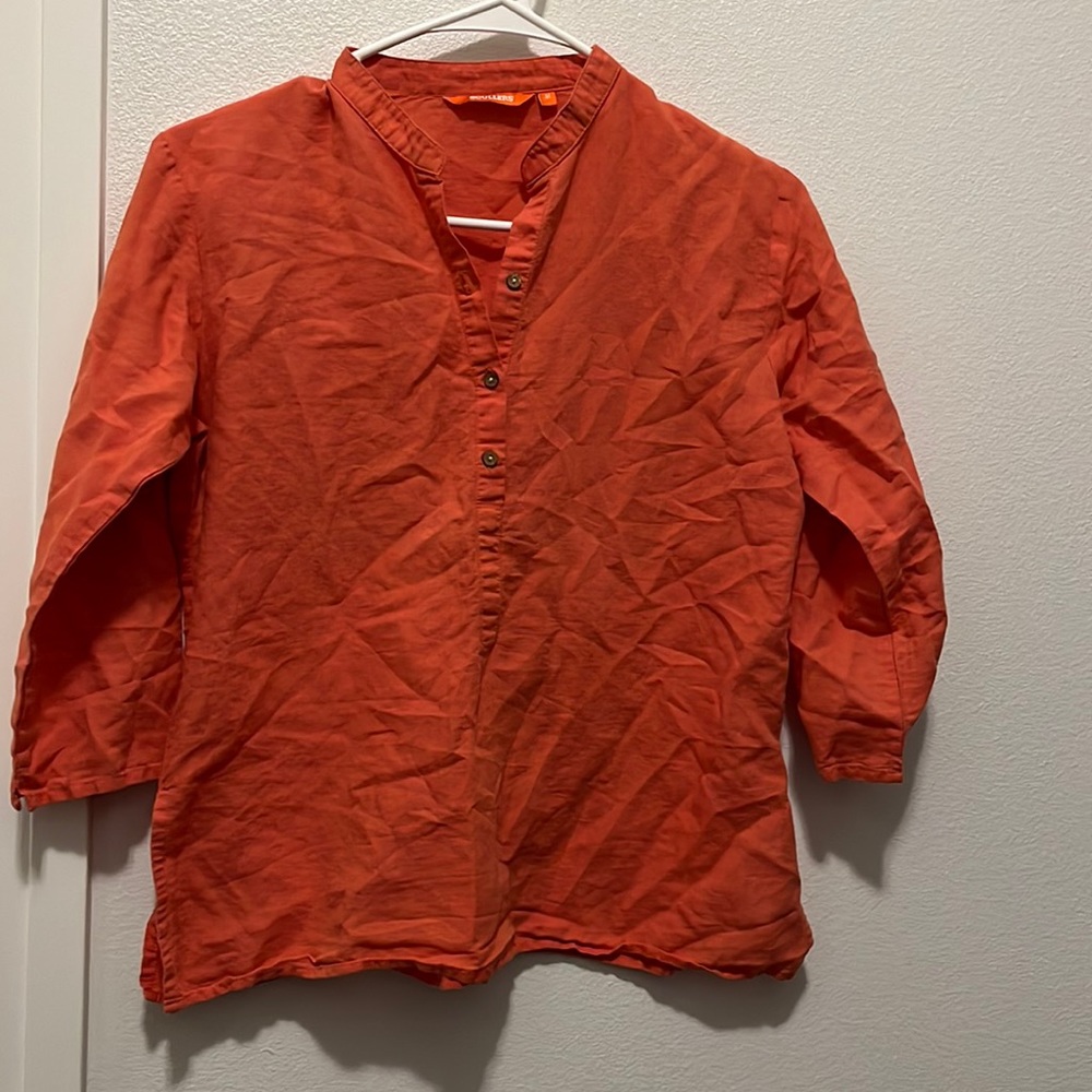Orange top , size M, new